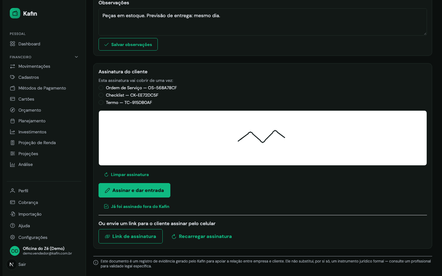 Tela do Kafin mostrando a assinatura digital do cliente cobrindo a Ordem de Serviço, o Checklist e o Termo de uma vez